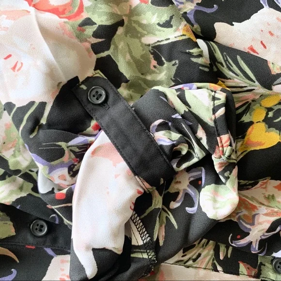 🌸New🌸 Women’s Roll Up Sleeves Blouse Top L INC - Picture 6 of 12